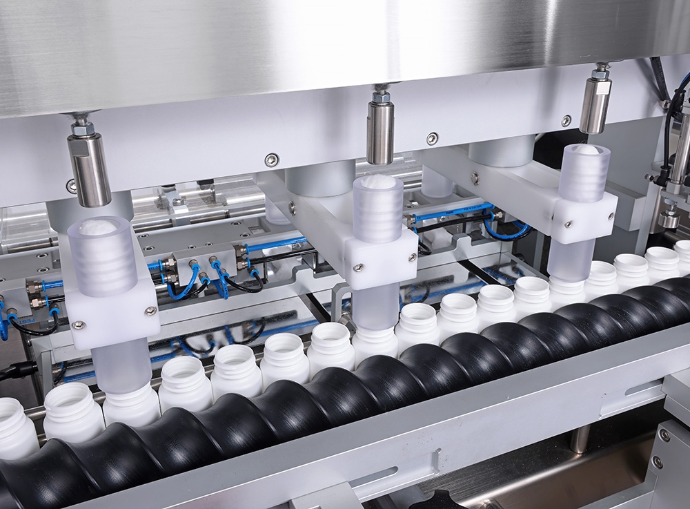 Two-way insertion turret: 3 stations